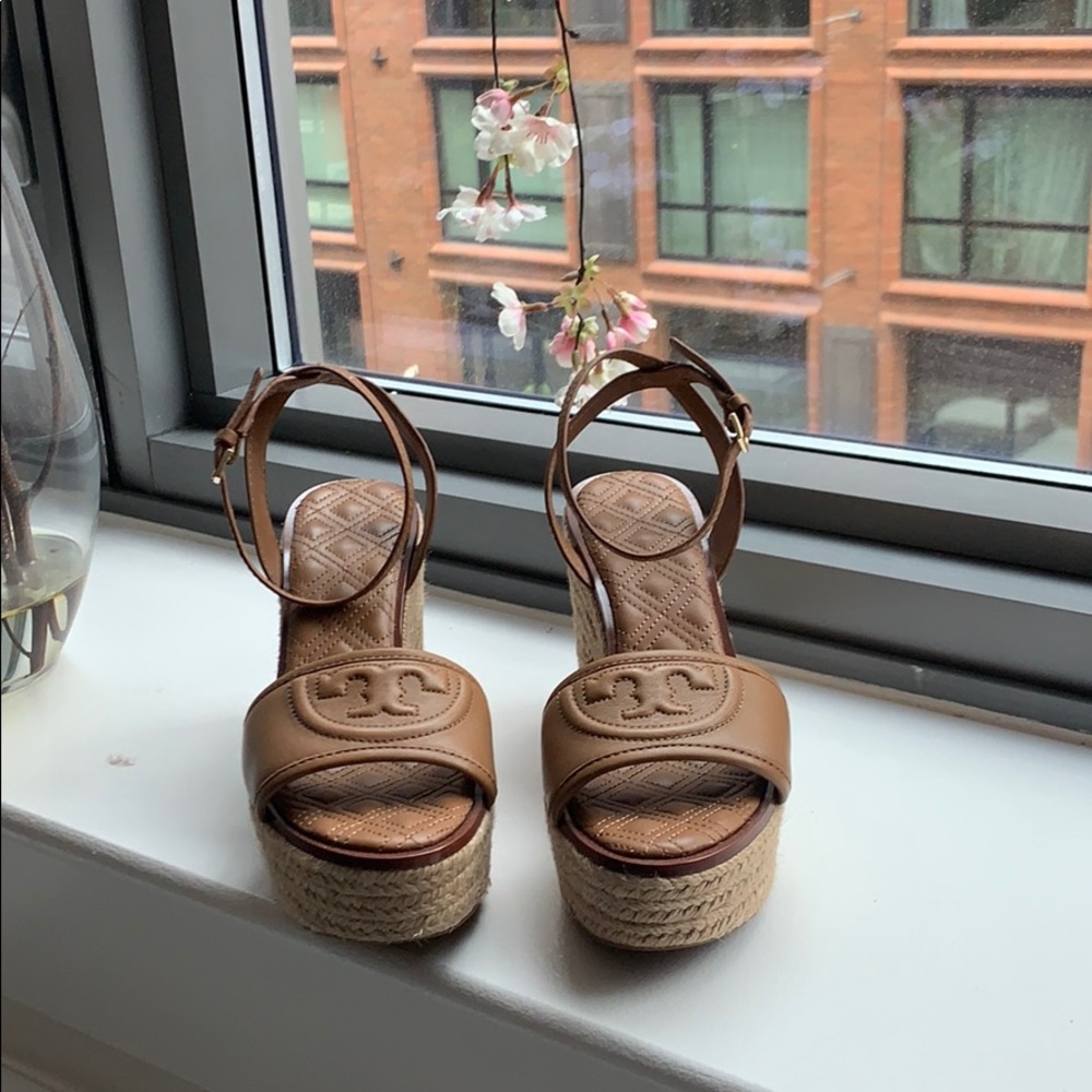 Super cute summer Tory Burch Espadrilles like new!